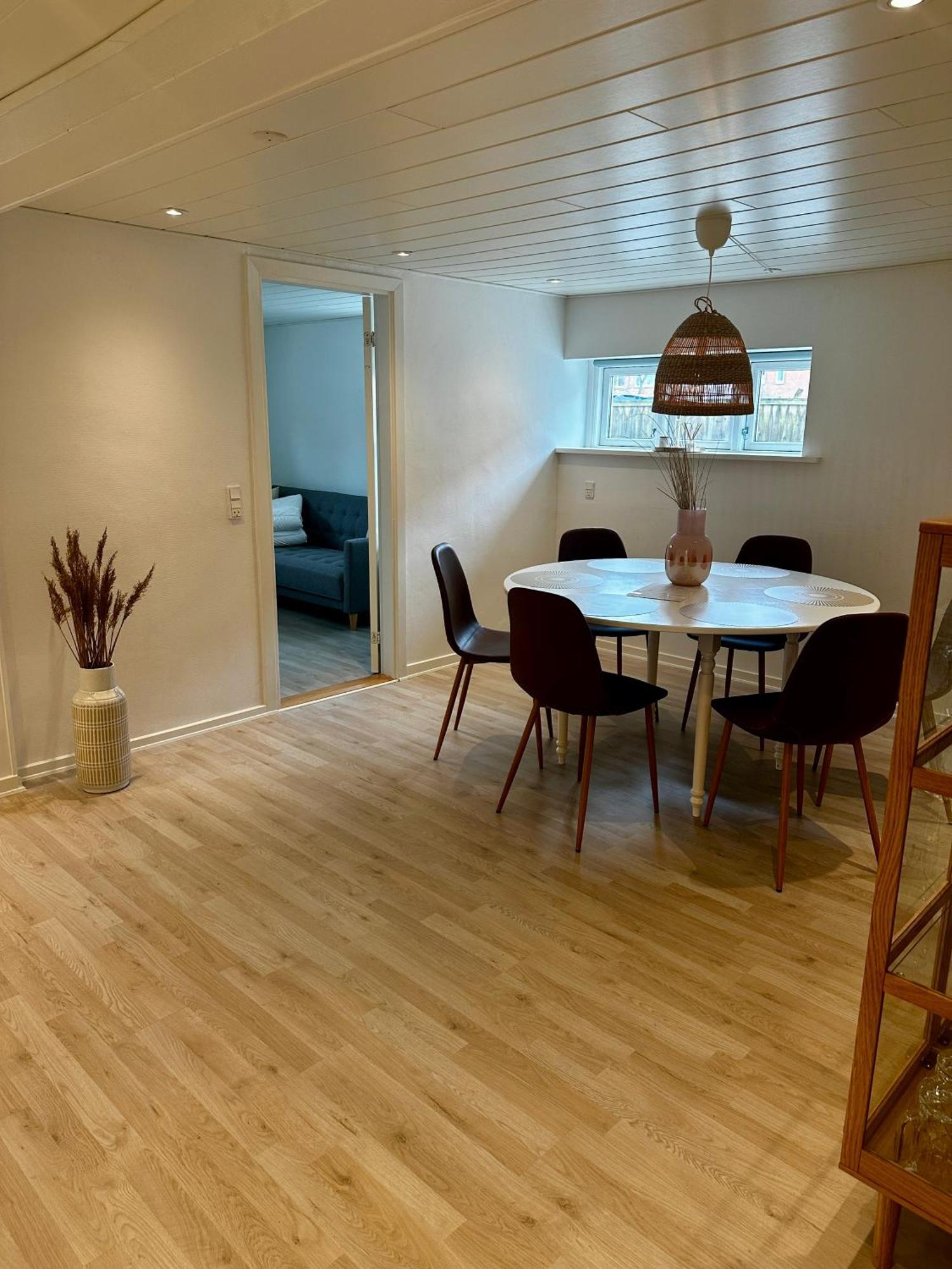Skon Lejlighed Med Egen Terrasse Og Have Taet Pa Centrum I Skagen Exteriör bild