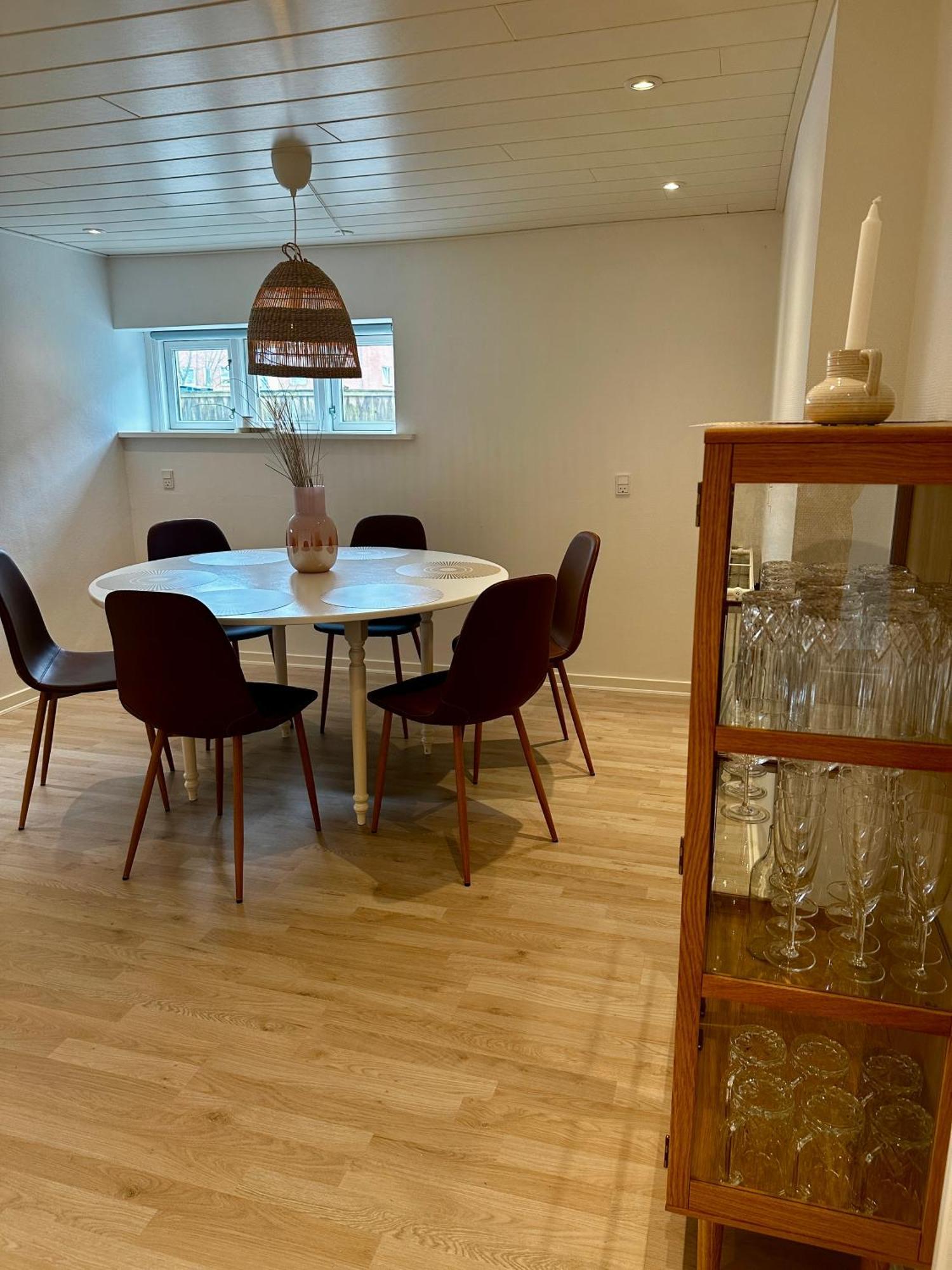 Skon Lejlighed Med Egen Terrasse Og Have Taet Pa Centrum I Skagen Exteriör bild